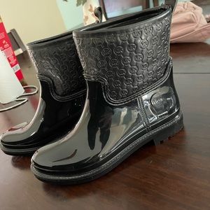 Michael Kors boots size 6 womens